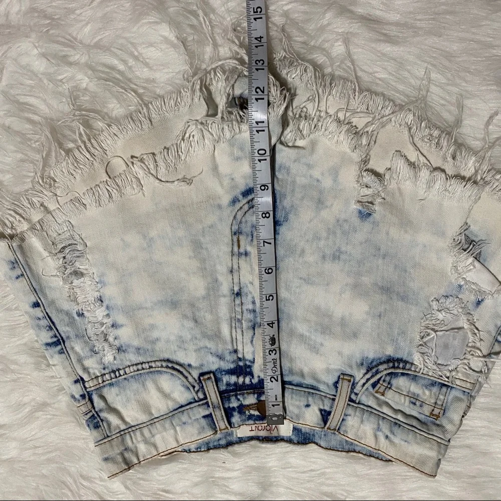 Distressed Booty Jean Shorts - Picture 4 of 7